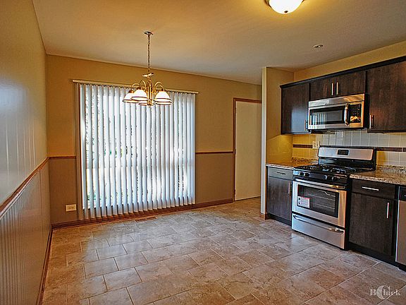 4th image of 1024 Barberry Ln