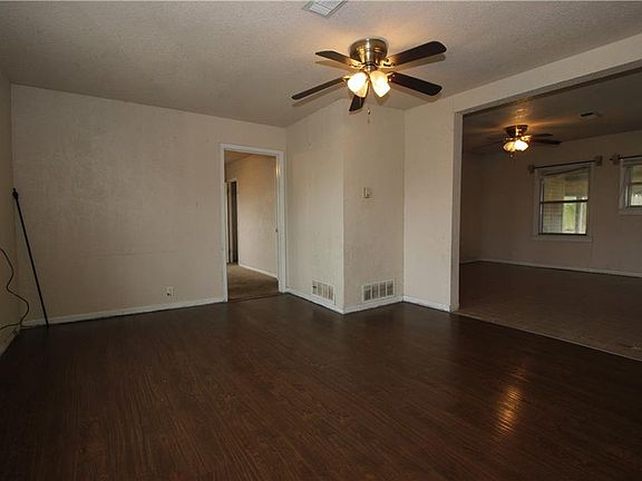 2nd image of 2510 N Hickory St