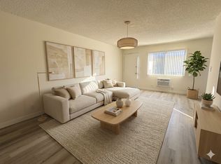 15636 Valerio St #15, Van Nuys, CA 91406