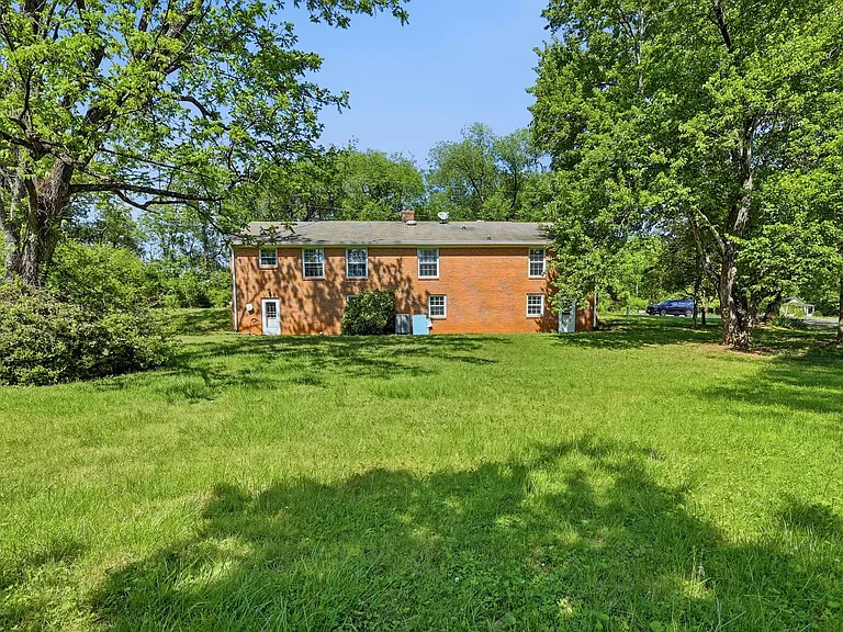 5757 Heards Mountain Rd — Photo 40