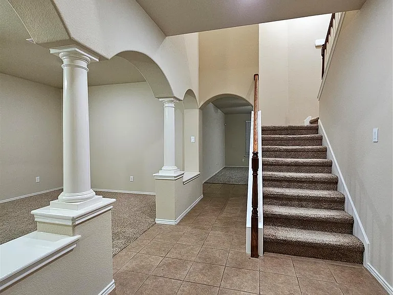 2306 Scott Dr — Photo 8