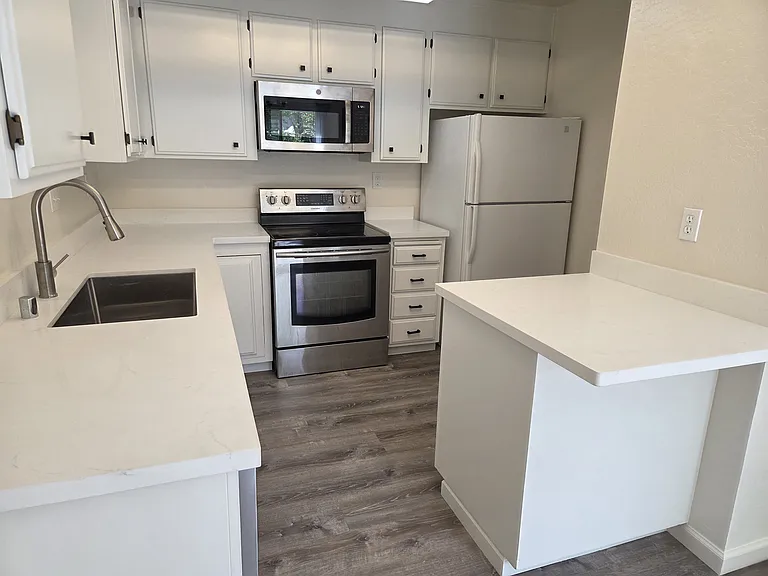 3103 Lucero Ct — Photo 3