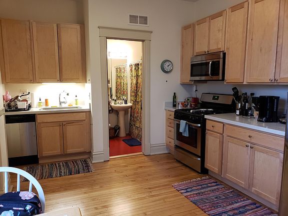 4th image of 1935 W Berenice Ave