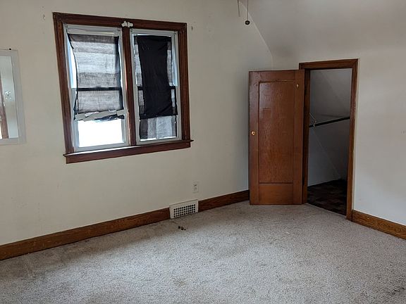 3rd image of 2401 Grand Ave