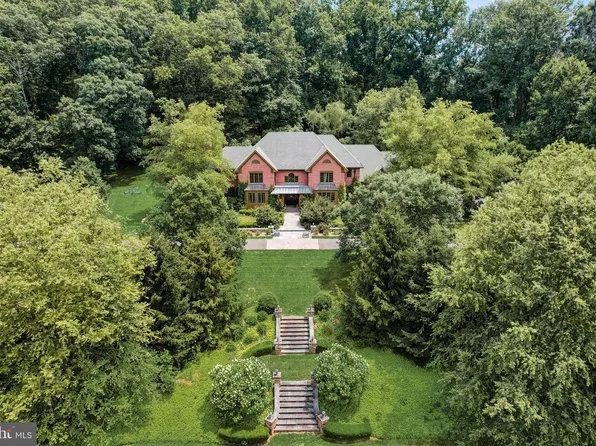 8 Mill Pond Rd, Milford, NJ 08848