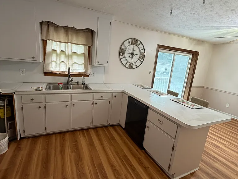 Cox Ferry Rd — Photo 10