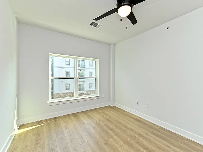 2500 Longview St — Photo 19