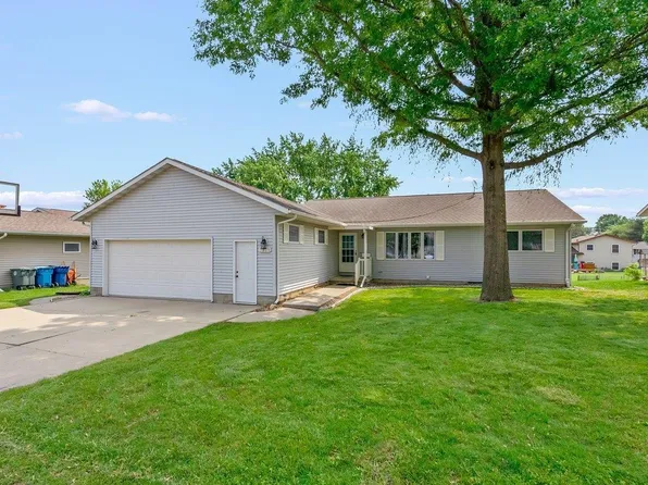 5829 Blue Sage Rd, Waterloo, IA 50701