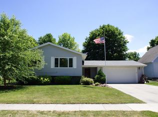 814 Fair Meadow Dr, Webster City, IA 50595