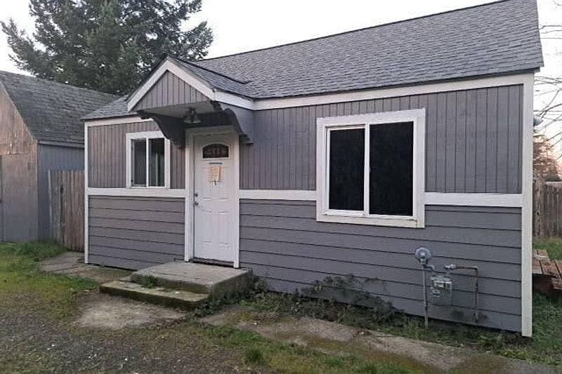 1st image of 4050 E B St