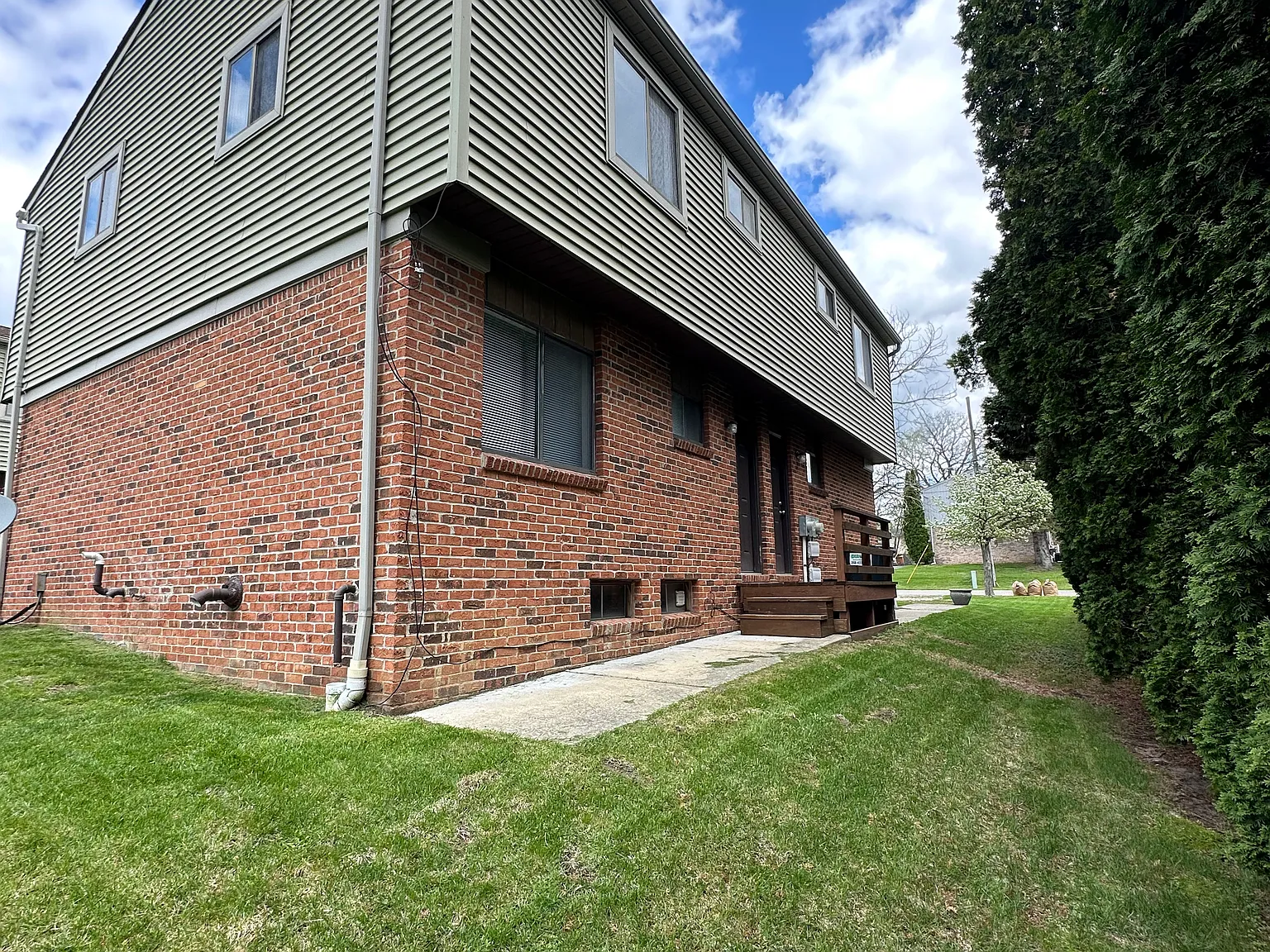 2 bed, 1.5 bath, 1000 sqft, $1,575 — Photo 4