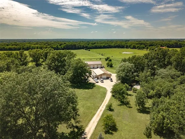 3574 Kentucky Rd, Ottawa, KS 66067