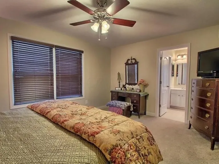 8854 Emerald Hill Dr — Photo 16