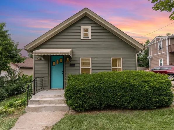 200 Jefferson Ave, Elgin, IL 60120