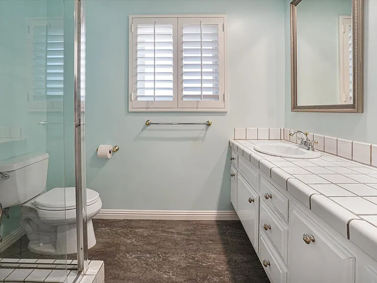 22903 De Kalb Dr — Photo 32