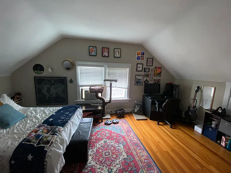 2124 Hudson Ave — Photo 11