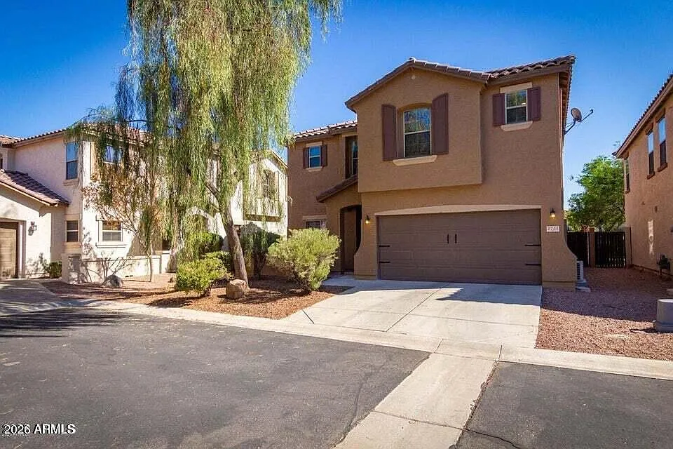 3 bed, 2.5 bath, 1837 sqft, $2,100 — Photo 1