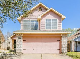 3046 Rustlewind Ln, Grand Prairie, TX 75052