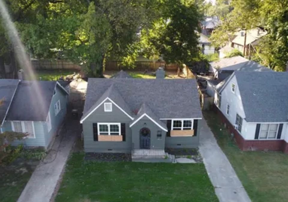 1st image of 915 Maury St