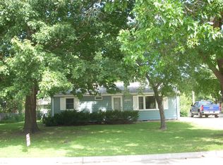 2100 Northview Dr, Manhattan, KS 66502