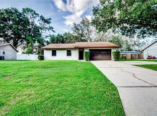 2913 Forestgreen Dr N, Lakeland, FL 33811