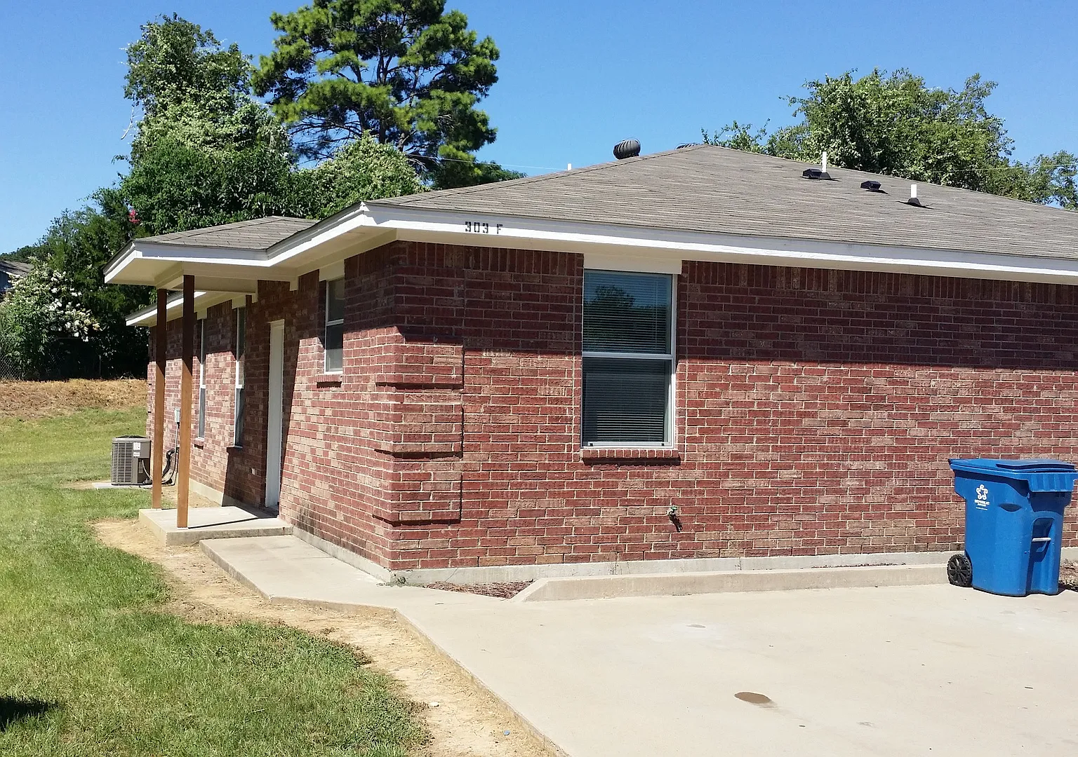 303 Pecan — Photo 1