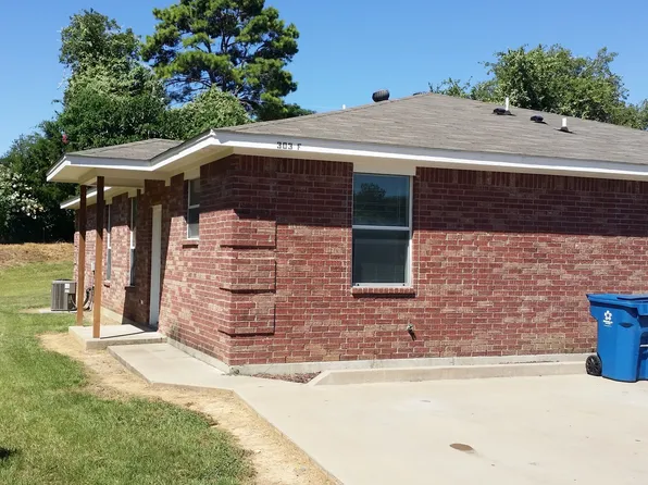 303 Pecan Dr #A-f, Cleburne, TX 76033