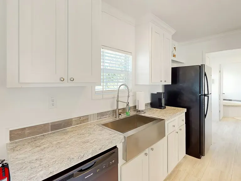 2625 SE 27th Ave — Photo 17