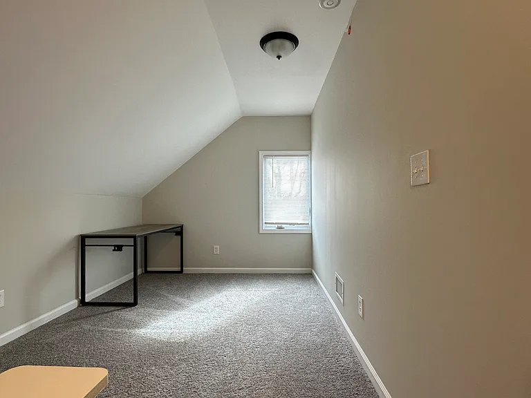 18 Congress Ave — Photo 23