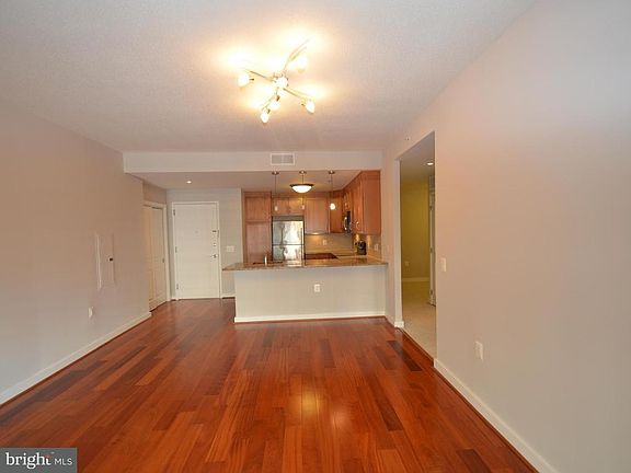 5th image of 888 N Quincy St Unit 1311