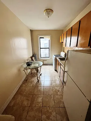 Rented by Gugenheim Realty LLC | media 14