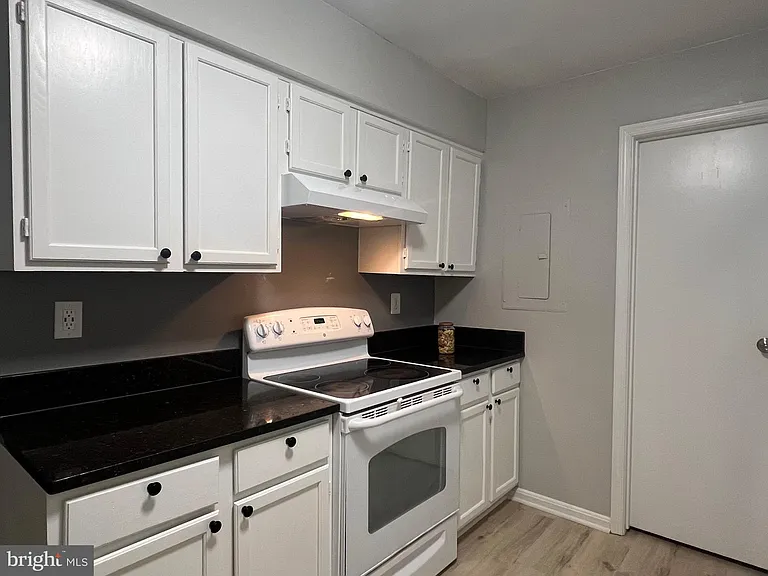 10448 Rapidan Ln — Photo 12