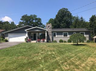 511 Maxwell Hill Rd, Beckley, WV 25801