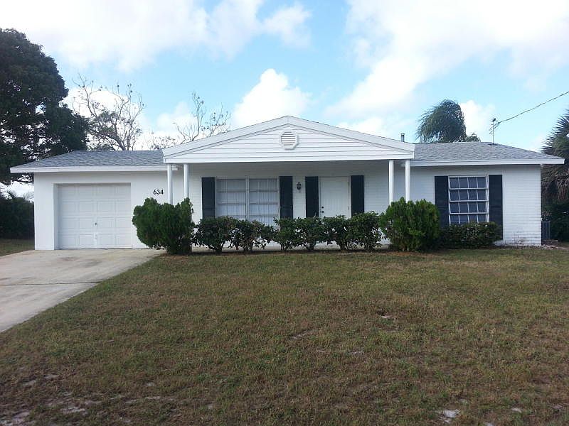 1st image of 634 SE Degan Dr