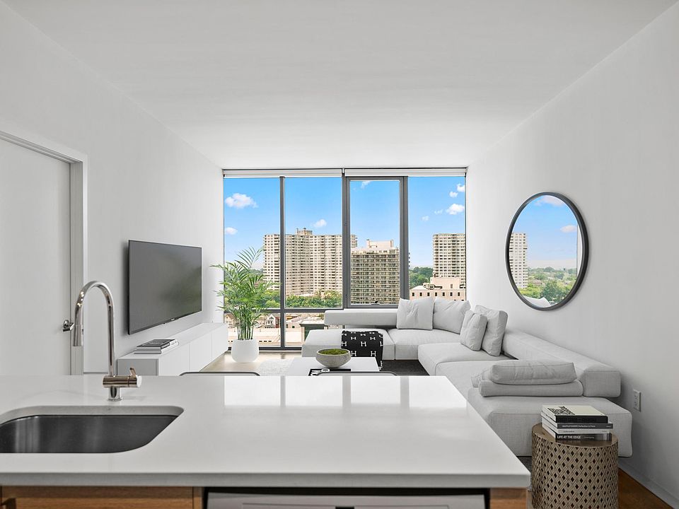1st image of 2030 1/2 Hudson St #1135