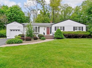 10 Willow Ct, Park Ridge, NJ 07656