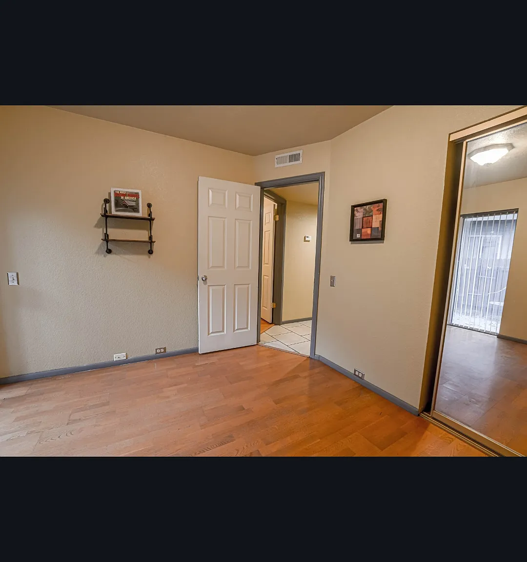 111 E Oak Ave — Photo 4
