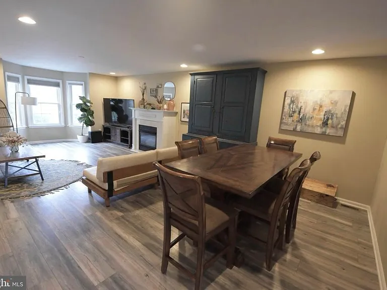 83 Hunt Club Dr — Photo 4