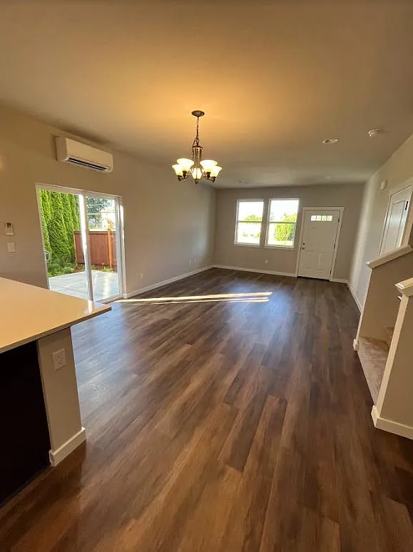 3 bed, 1491 sqft, $3,050 — Photo 3