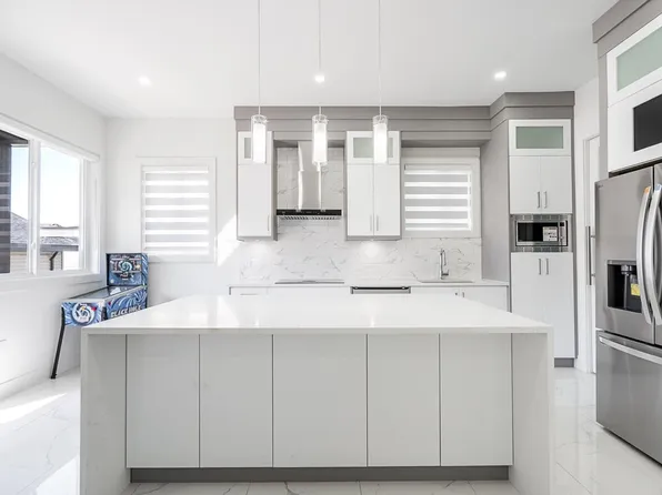 6261 148th St, Surrey, BC V3S 3C4