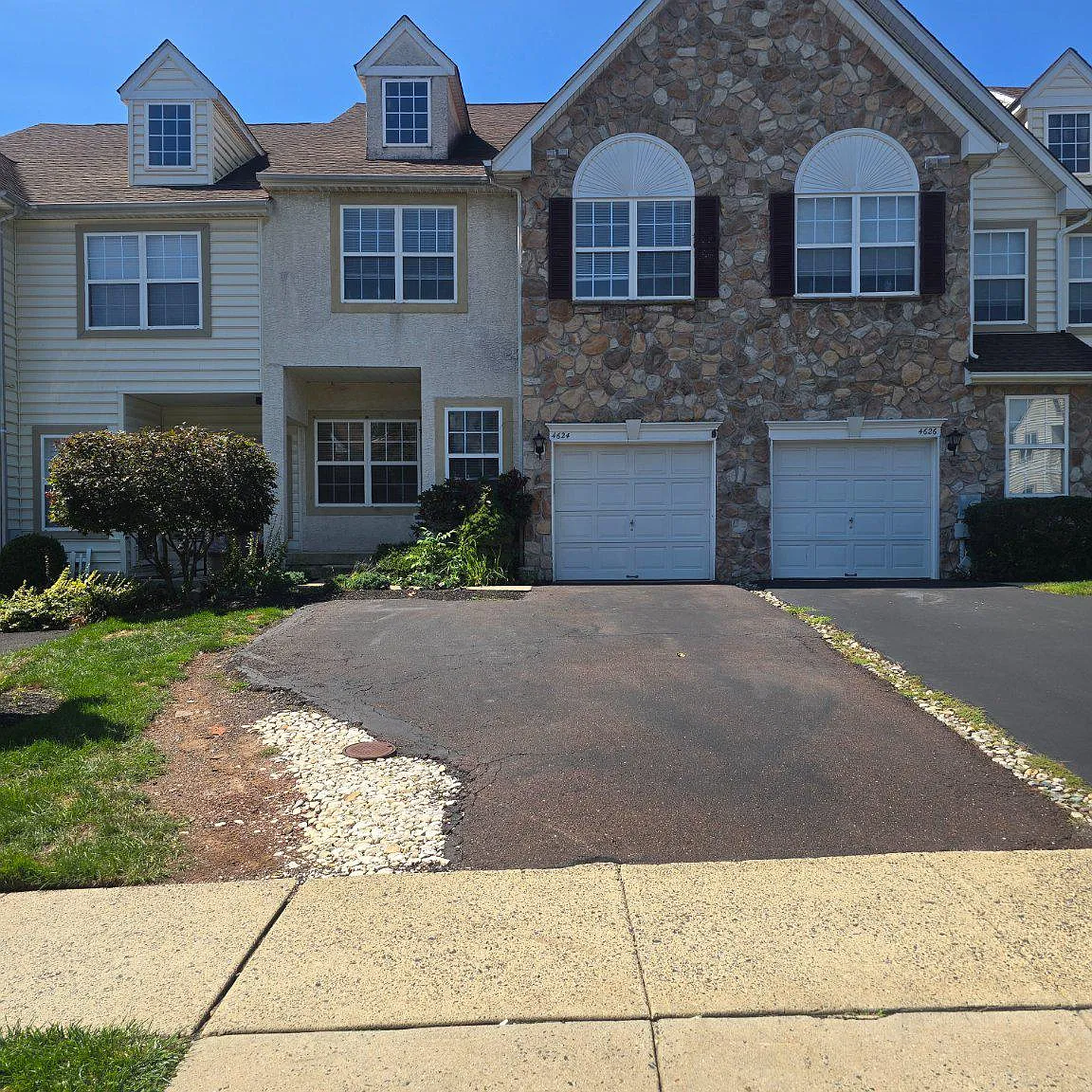 3 bed, 2.5 bath, 2263 sqft, $3,500 — Photo 2
