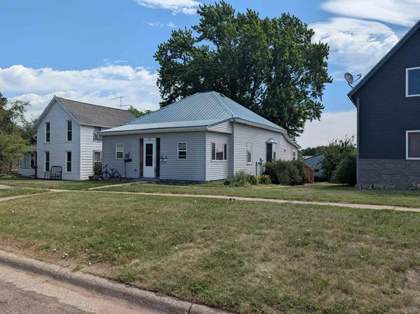 704 Avenue H, Hawarden, IA 51023