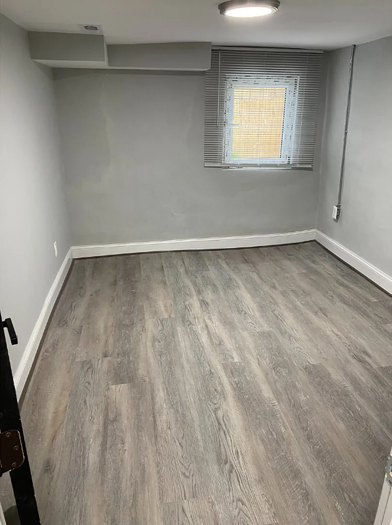 837 North Fulton Avenue — Photo 4
