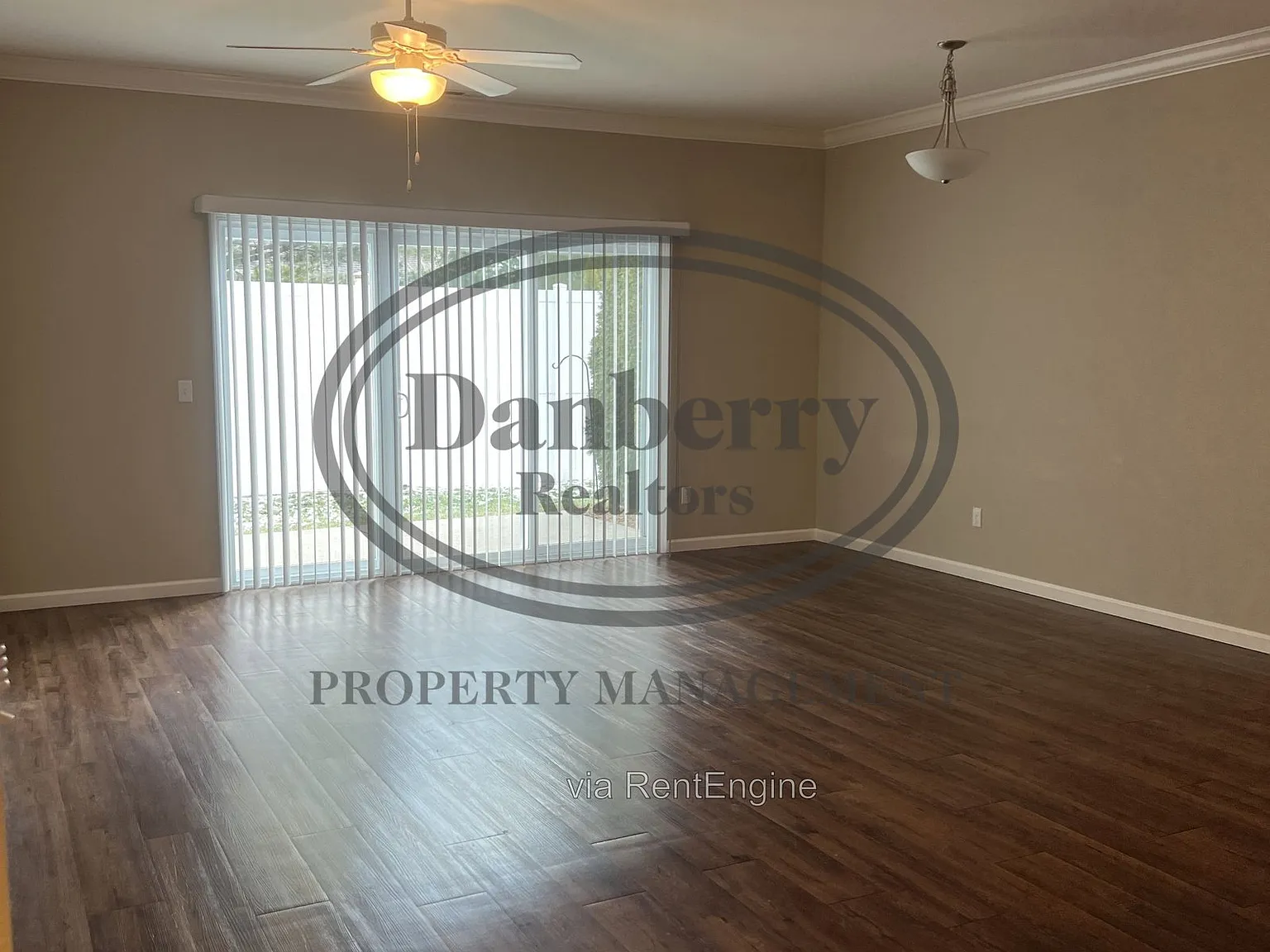 2 bed, 2.0 bath, 1233 sqft, $1,595 — Photo 2