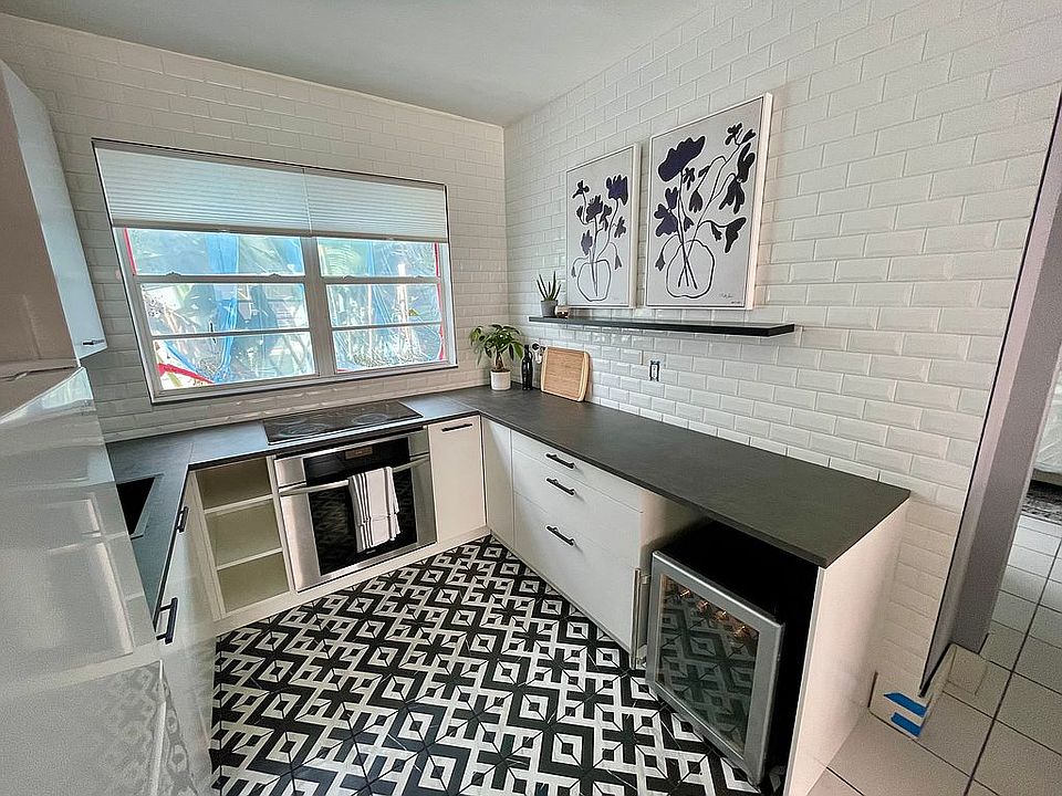 1st image of 6881 Bay Dr APT 17