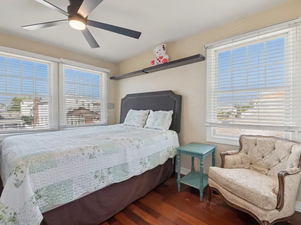 33 Beach 221st Street image 14 of 29