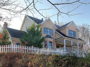 26 Mosle Rd, Gladstone, NJ 07934