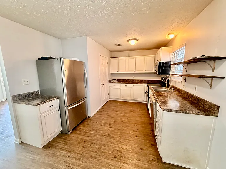 21104 S Lakeview Dr #2 — Photo 4