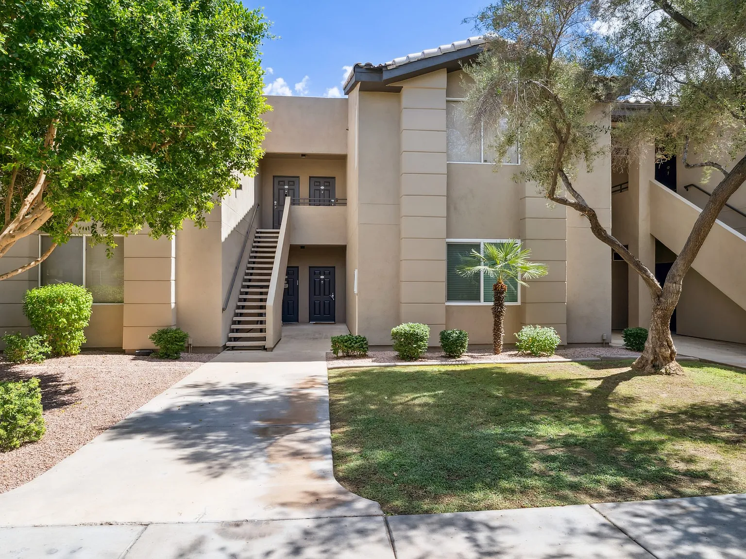 2 bed, 1158 sqft, $1,999 — Photo 1