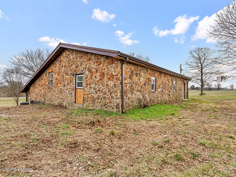 58 Riverside Ln — Photo 38